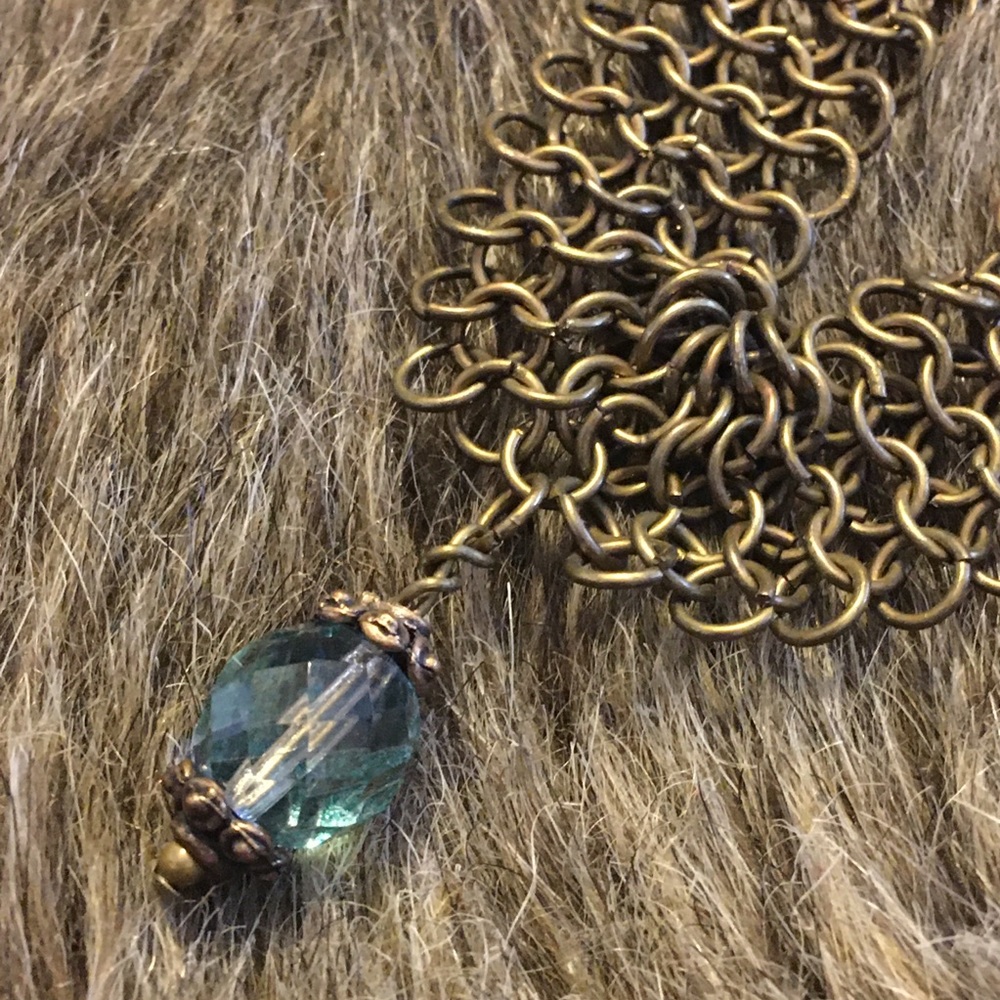 Vintage brass chain mesh antique blue glass choker - Picture 6 of 10